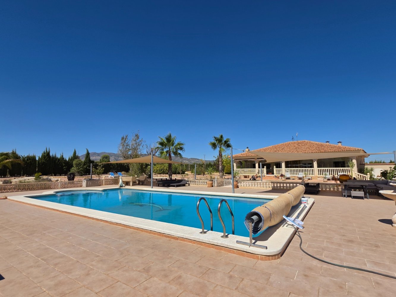 Villa en Pinoso, Alicante, España 4 dormitorios, 405 m2 No. 198968