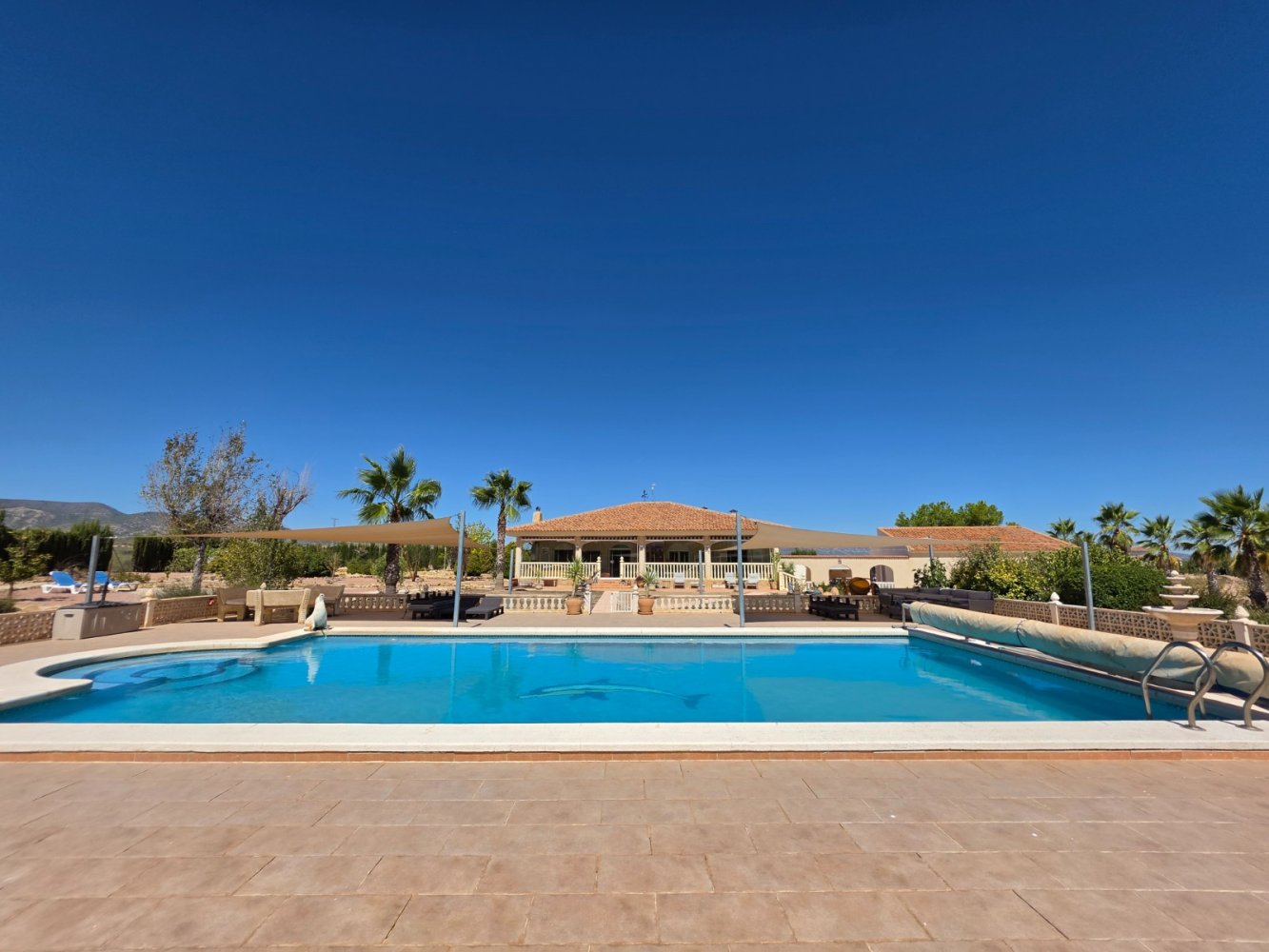 Villa en Pinoso, Alicante, España 4 dormitorios, 405 m2 No. 198968