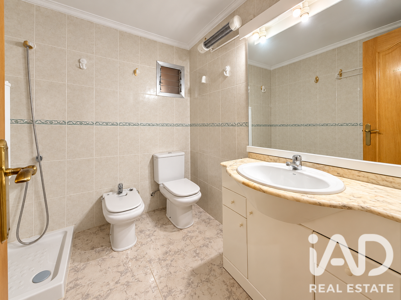 Apartment in Valencia, Spain 4 bedrooms, 118 sq.m. No. 198690