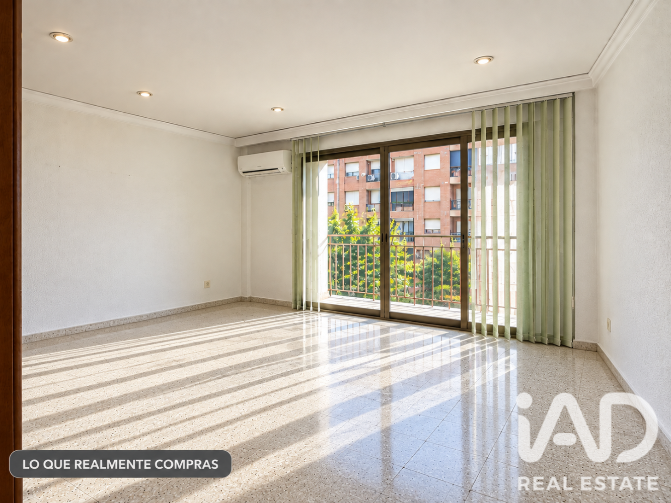 Apartment in Valencia, Spain 4 bedrooms, 118 sq.m. No. 198690