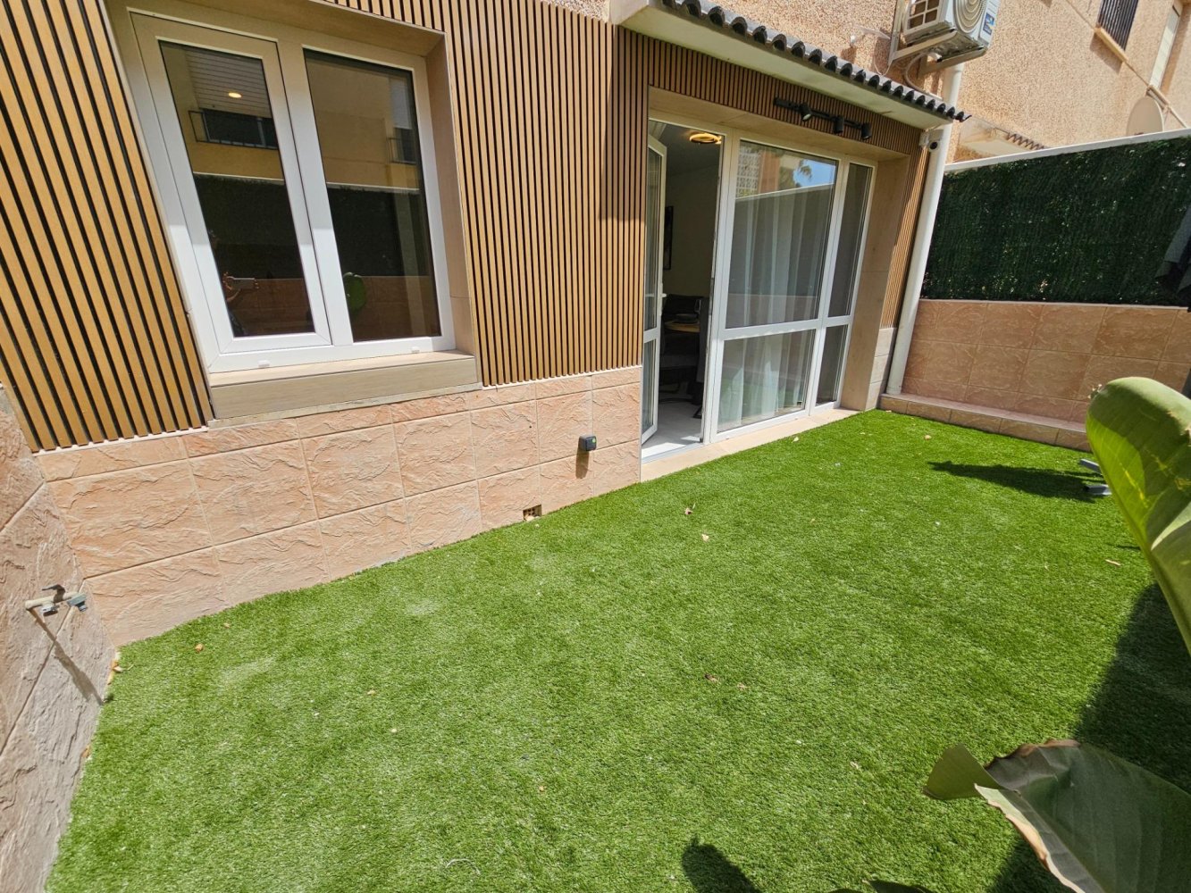 Bungalow a Torrevieja, Alicante, Spagna 2 camere da letto, 105 mq. N° 190475