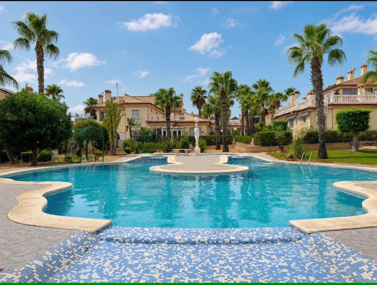 Bungalow i Los Balcones, Alicante, Spanien 2 sovrum, 75 kvm. Nr. 198446