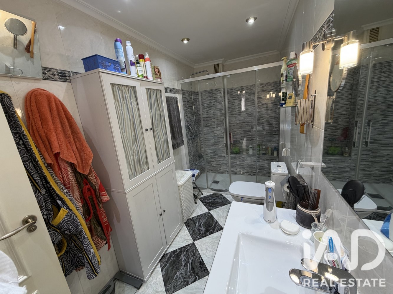 Apartamento en Valladolid, España 4 dormitorios, 149 m2 No. 197770