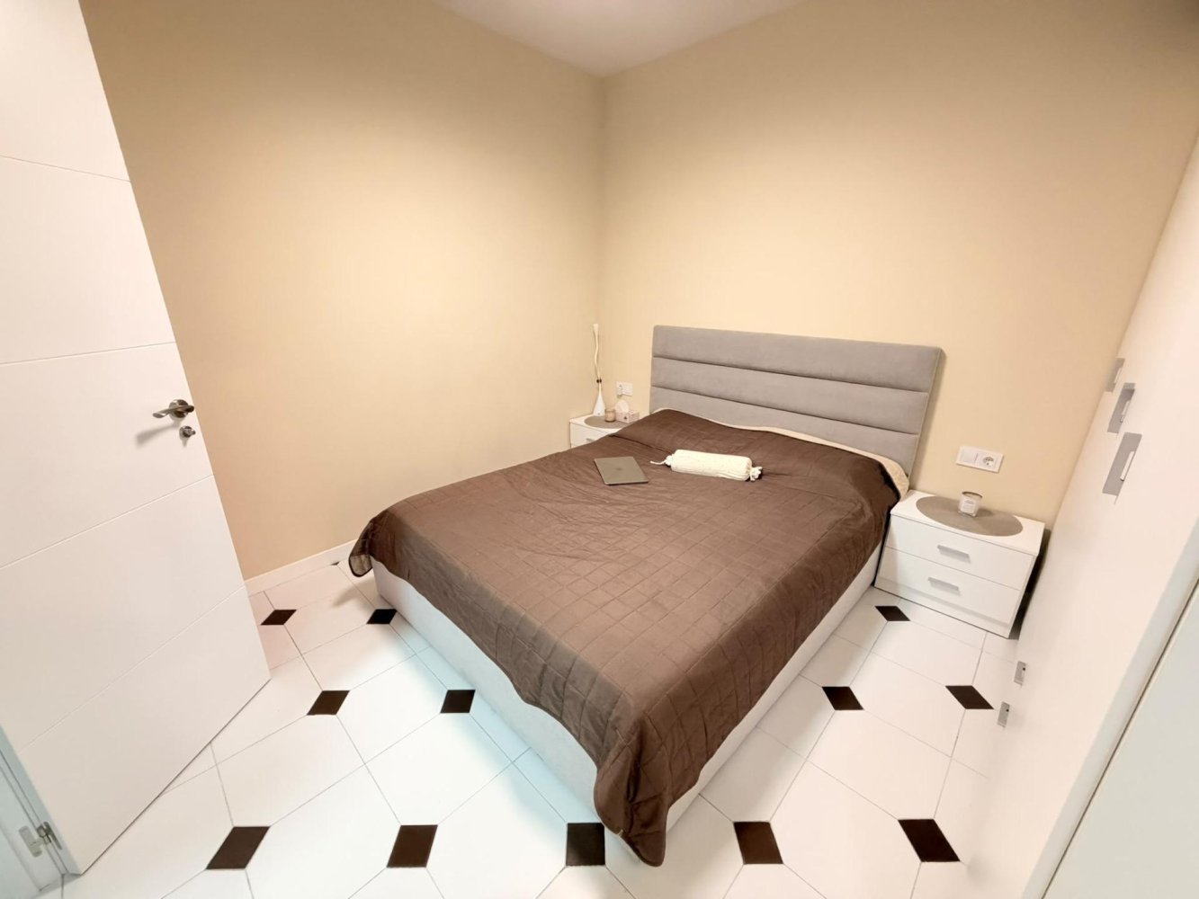 Apartamento en Torrevieja, Alicante, España 3 dormitorios, 90 m2 No. 199863