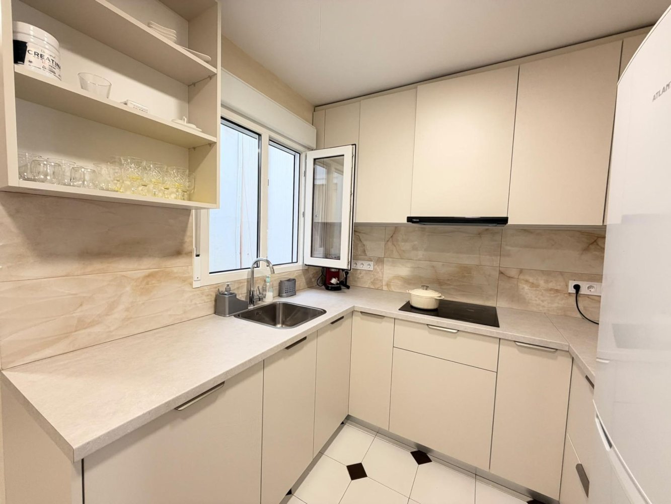 Apartamento en Torrevieja, Alicante, España 3 dormitorios, 90 m2 No. 199863