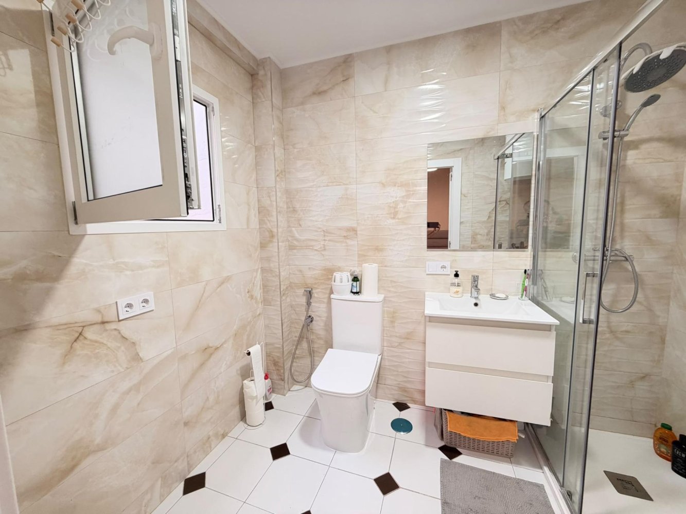 Apartamento en Torrevieja, Alicante, España 3 dormitorios, 90 m2 No. 199863