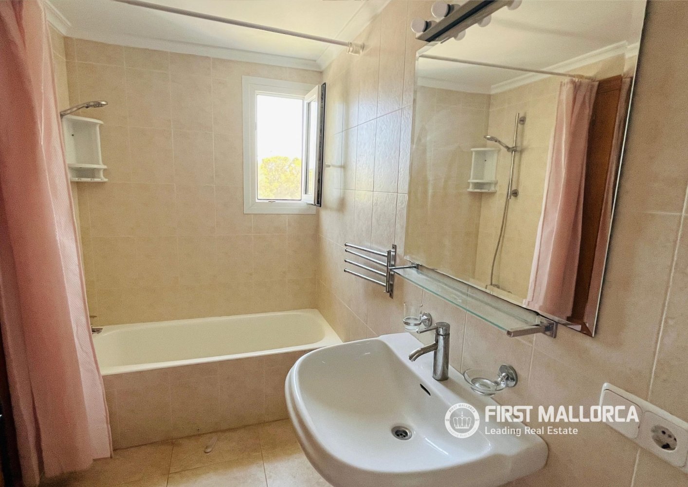 Apartment in Portocolom, Mallorca, Spain 3 bedrooms, 97 sq.m. No. 198525