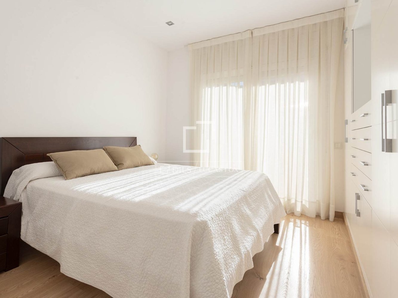 Wohnung in Barcelona, Spanien 2 Schlafzimmer, 82 m2 Nr. 199998