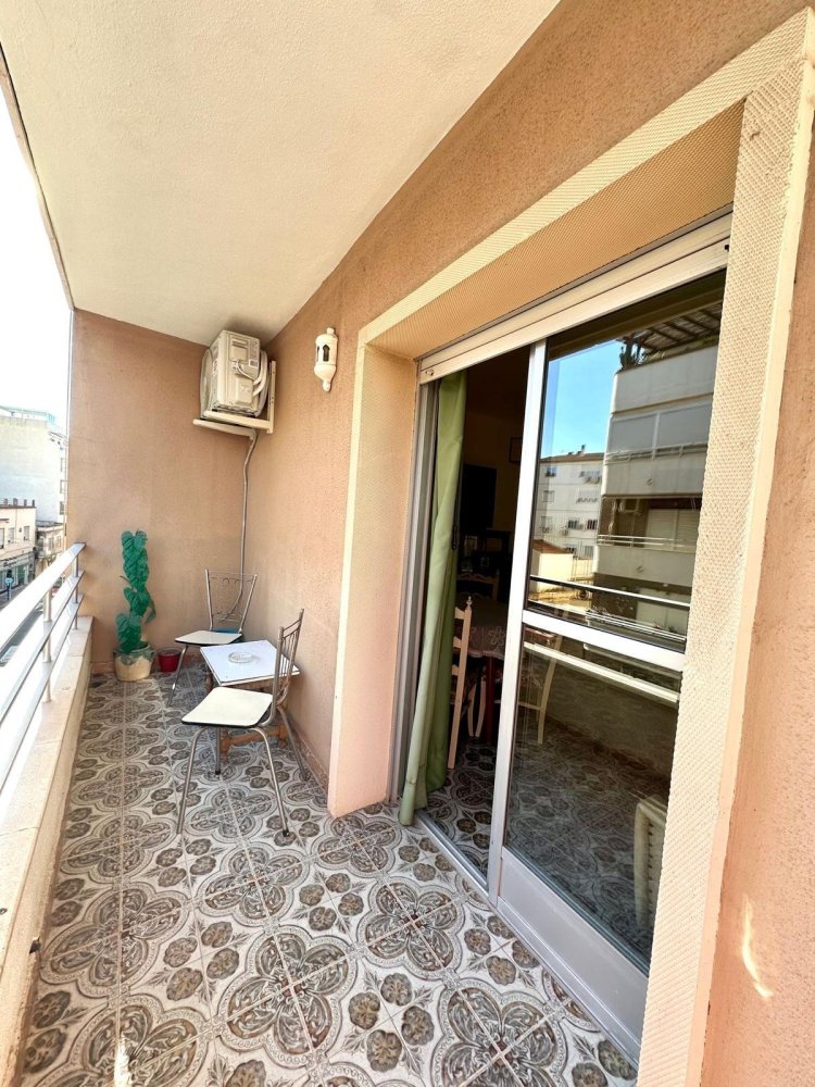 Apartamento en Torrevieja, Alicante, España 3 dormitorios, 93 m2 No. 199812