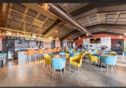 Commercial property in Malaga, Spain 248 sq.m. No. 199709