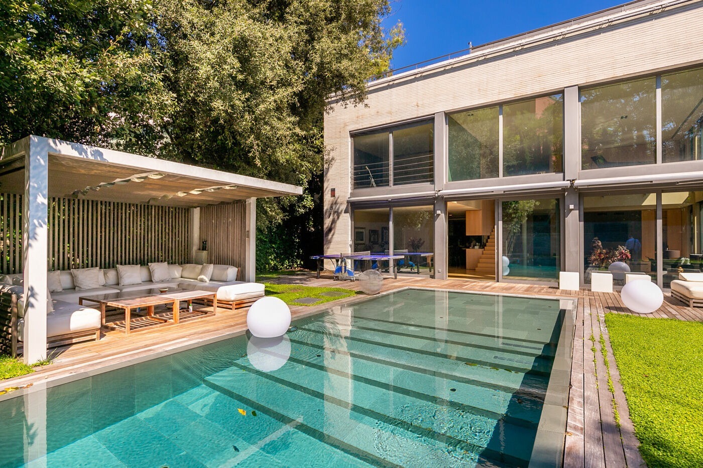 Māja Barcelona, Spānijā 7 istabas,  Nr. 197058