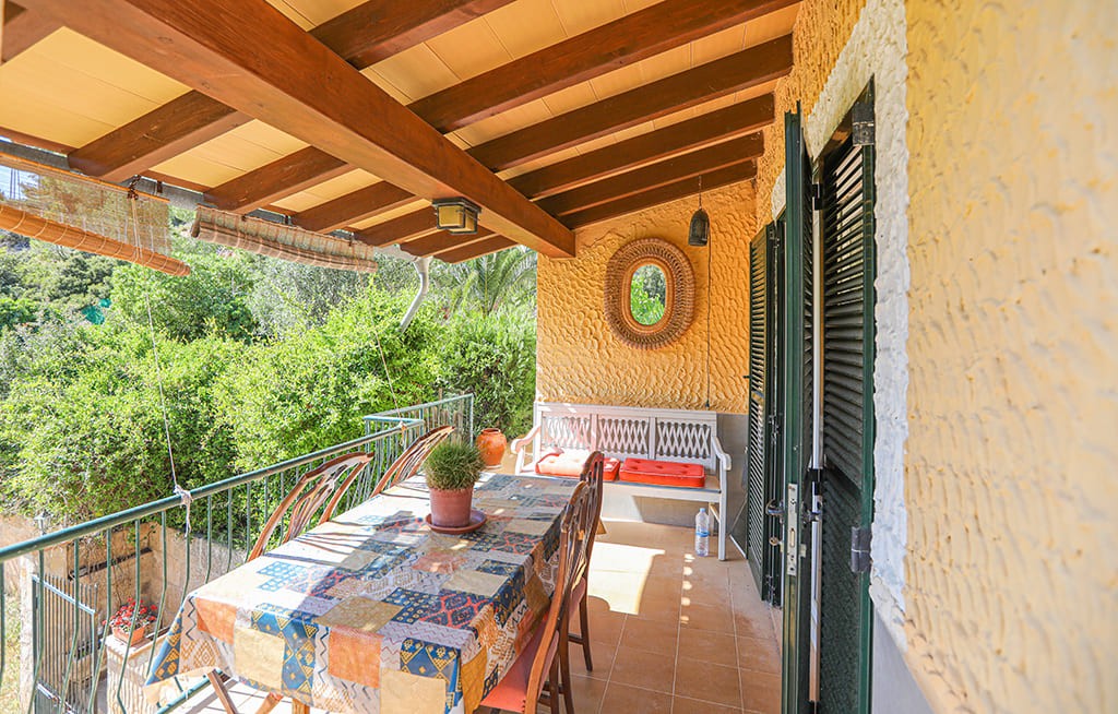 Villa en Sant Elm, Mallorca, España 6 dormitorios, 180 m2 No. 198837