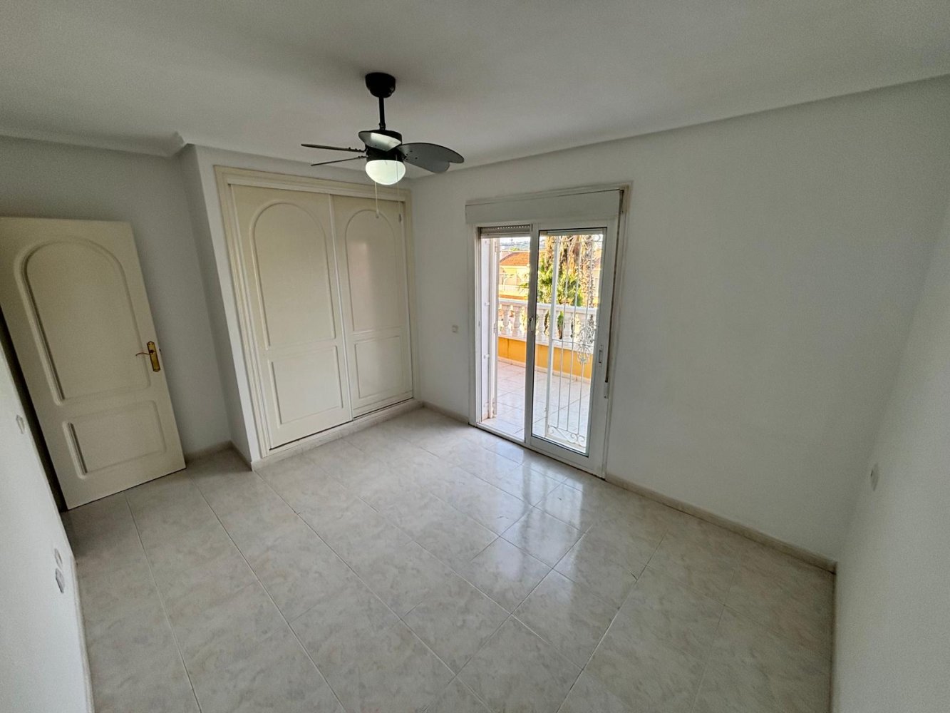 Casa adosada en Alicante, España 3 dormitorios, 101 m2 No. 199861