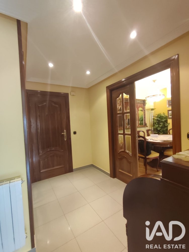 Apartment in La Baneza, Leon, Spain 3 bedrooms, 137 sq.m. No. 197739