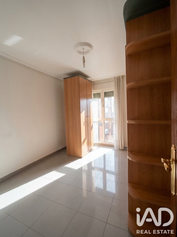 Apartment in La Baneza, Leon, Spain 3 bedrooms, 137 sq.m. No. 197739
