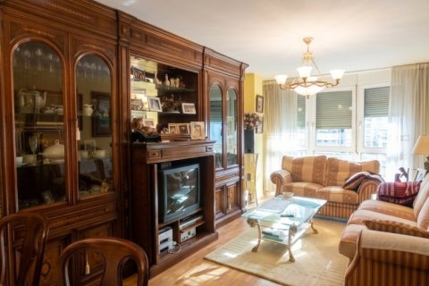 Apartment in La Baneza, Leon, Spain 3 bedrooms, 137 sq.m. No. 197739