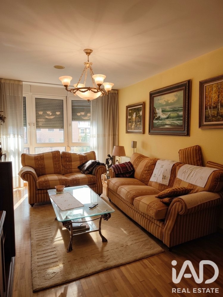 Apartment in La Baneza, Leon, Spain 3 bedrooms, 137 sq.m. No. 197739