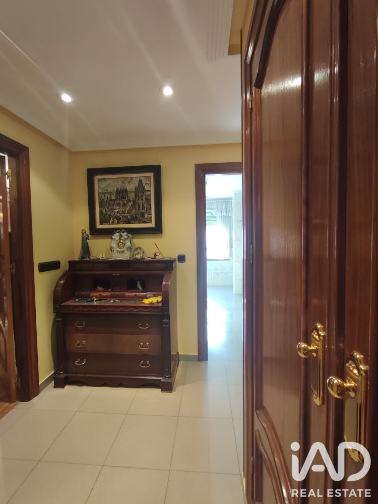 Apartment in La Baneza, Leon, Spain 3 bedrooms, 137 sq.m. No. 197739