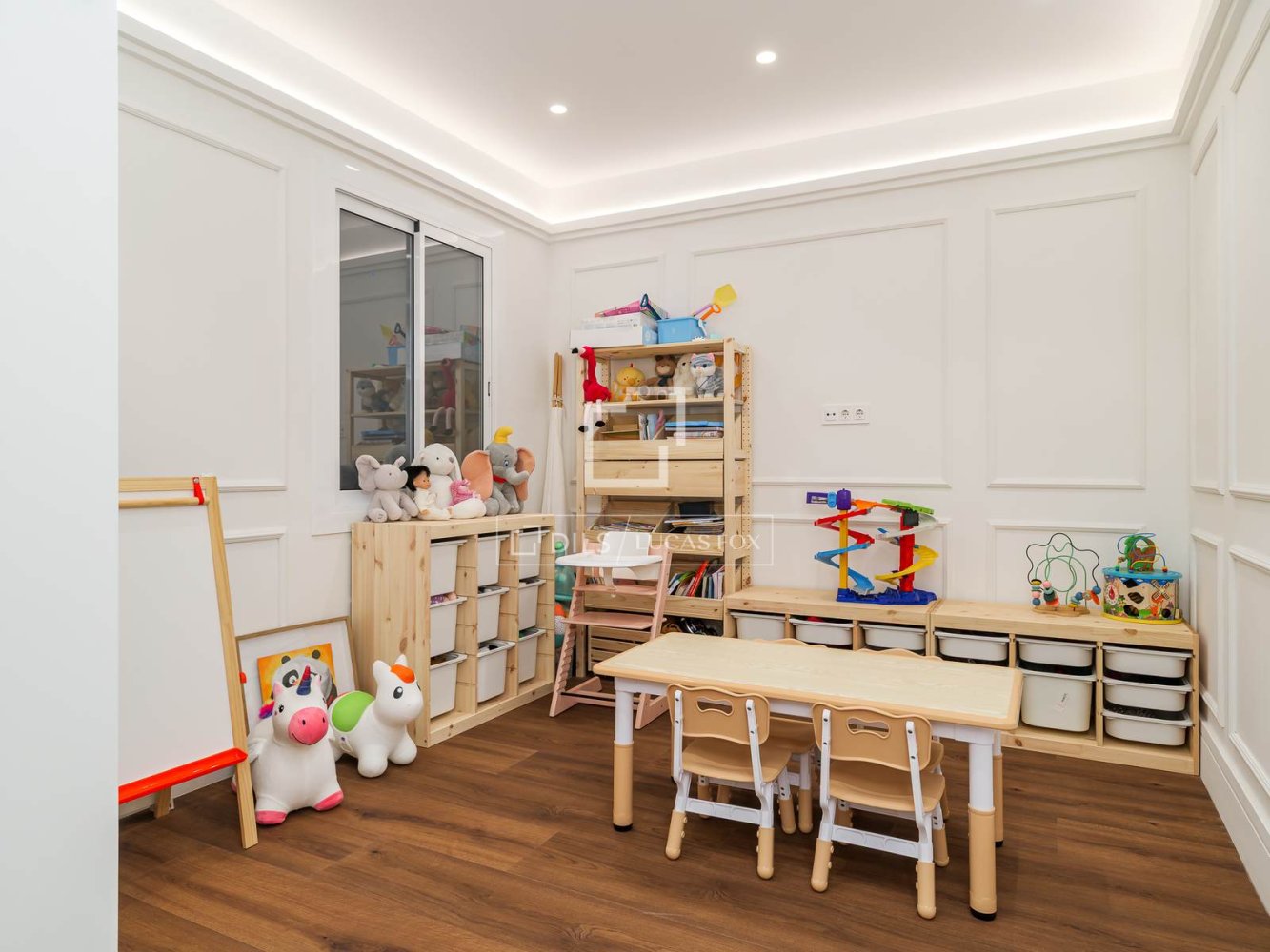 Apartment à Barcelona, Espagne 5 chambres, 215 m2 No. 200014