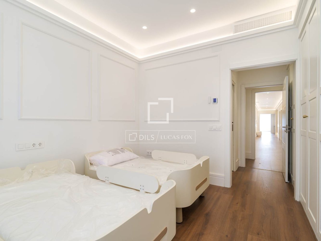 Apartment à Barcelona, Espagne 5 chambres, 215 m2 No. 200014