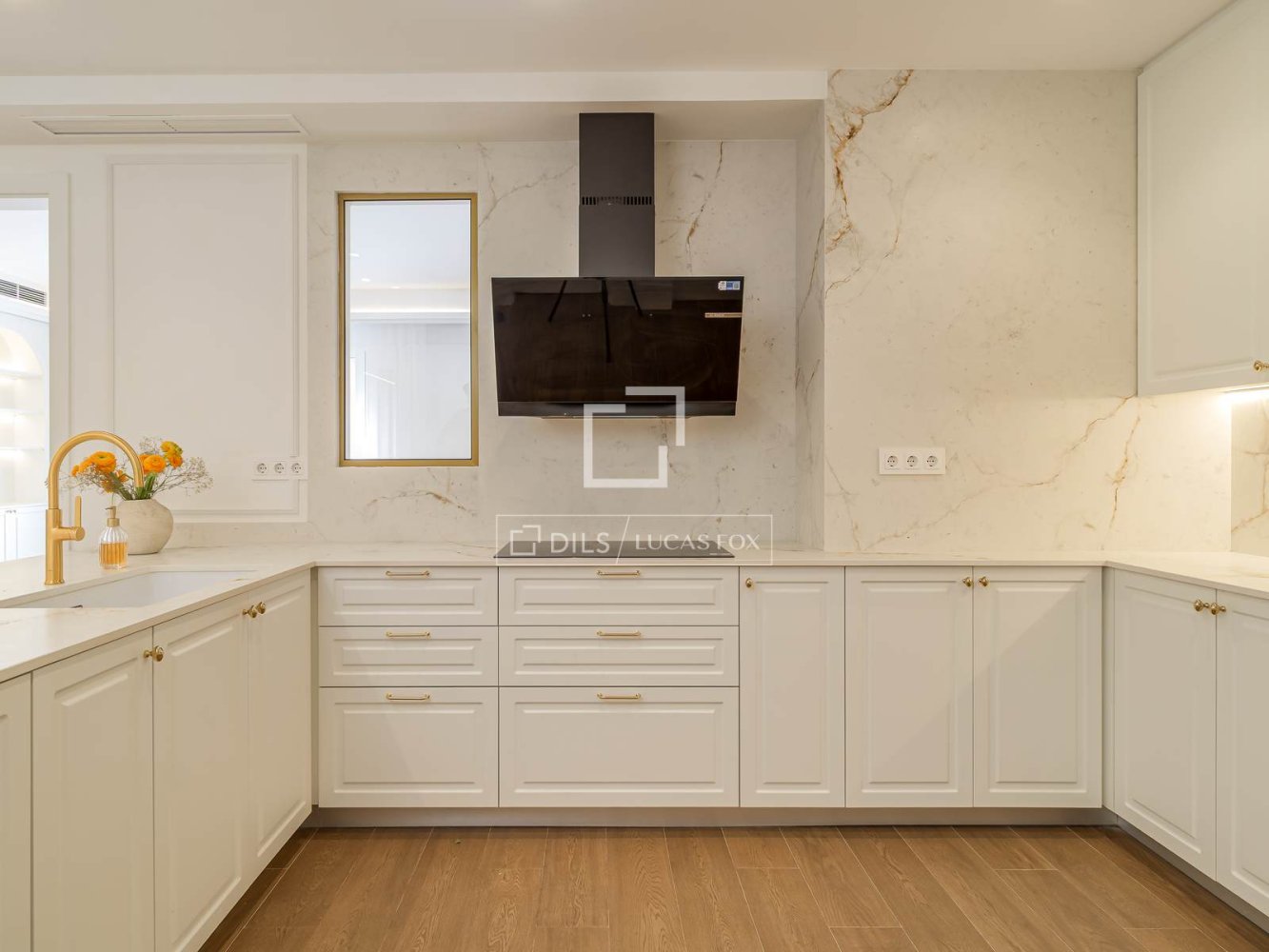 Apartment à Barcelona, Espagne 5 chambres, 215 m2 No. 200014