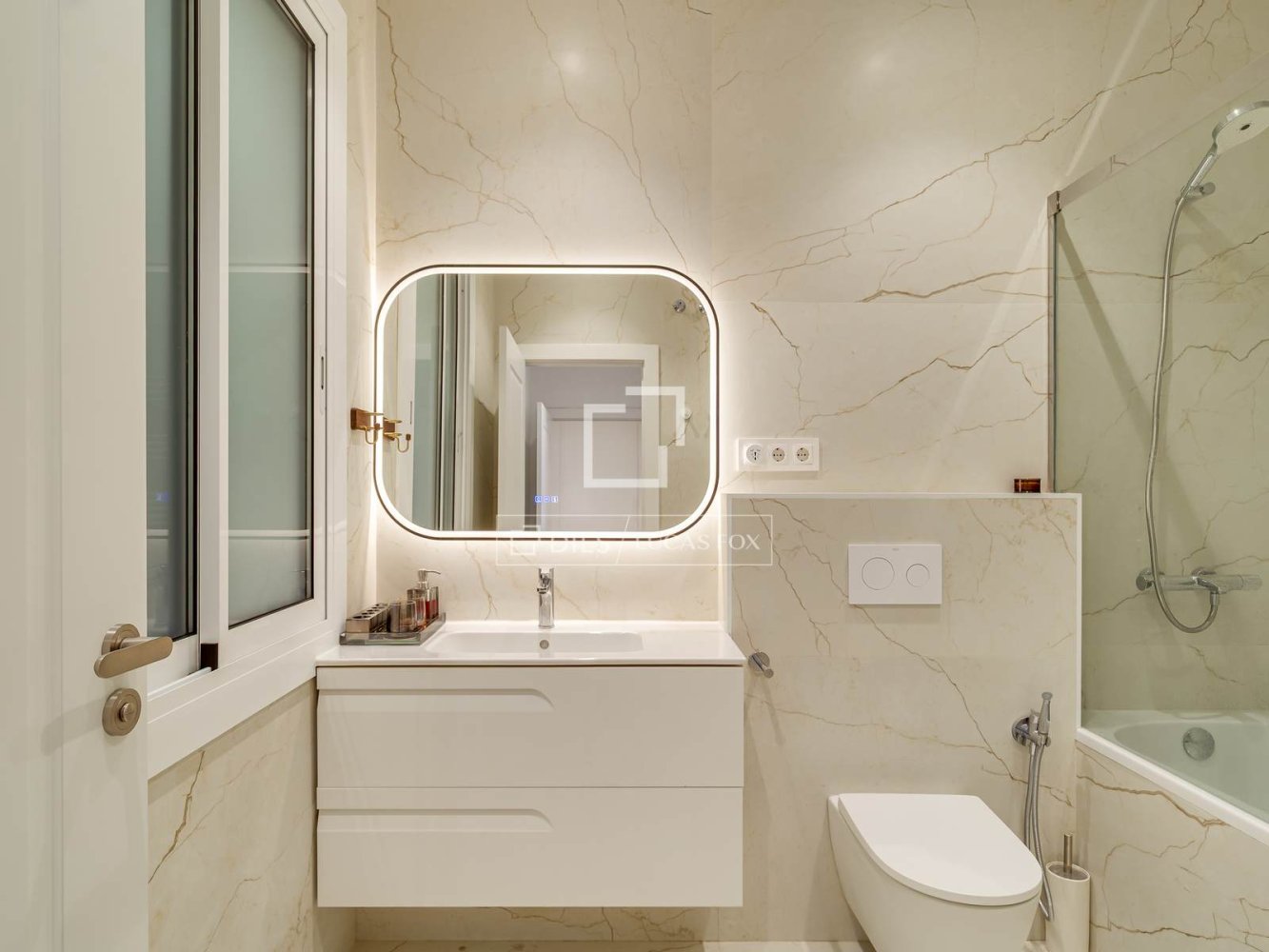 Apartment à Barcelona, Espagne 5 chambres, 215 m2 No. 200014