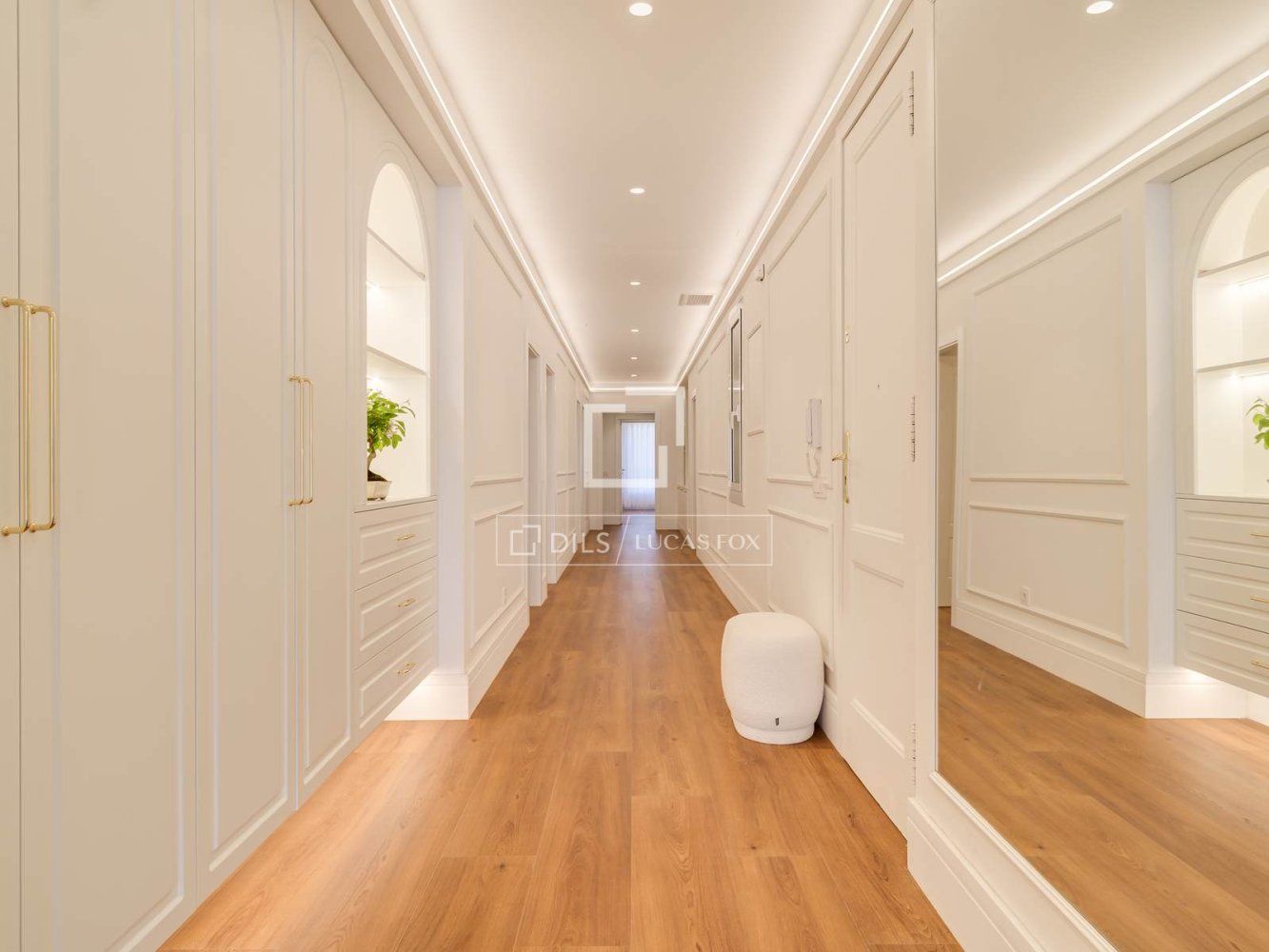 Apartment à Barcelona, Espagne 5 chambres, 215 m2 No. 200014