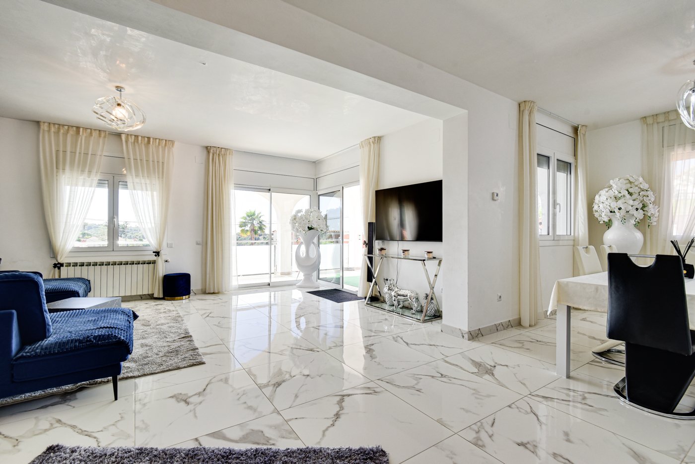 Villa in Lloret de Mar, Girona, Spain 5 bedrooms, 408 sq.m. No. 198791
