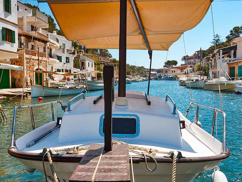 Active Leisure in Spain: Water Sports and Entertainment
