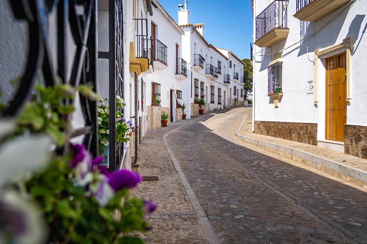 How much does it cost to build a house in Spain? How much does it cost to build a house in Spain?