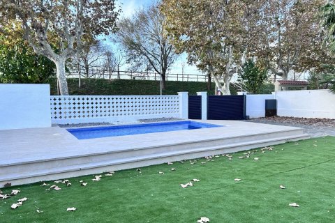 Apartment in Empuriabrava, Girona, Spain 2 rooms, 79 sq.m. No. 143859