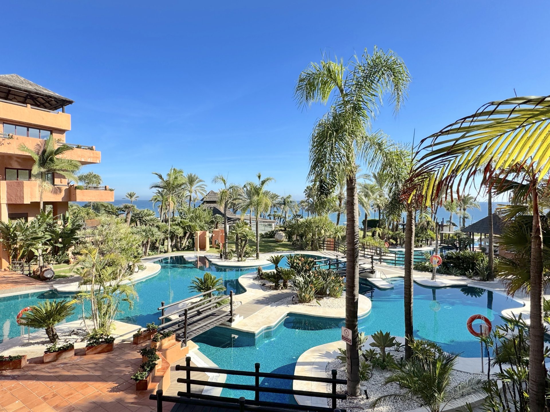 Apartamento en Estepona, Málaga, España 2 dormitorios, 210 m2 No. 166132
