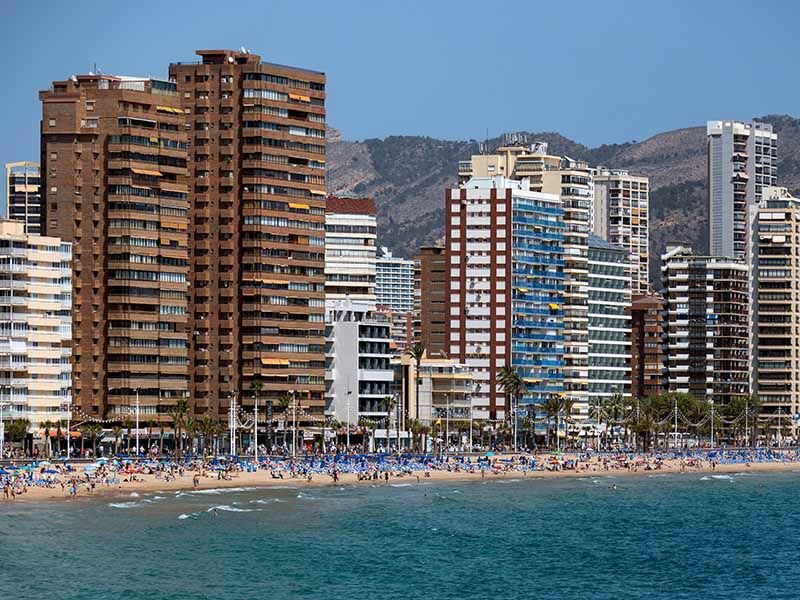 El costo de la tierra, la mano de obra y la construcción encarece la vivienda nueva y aumenta la demanda de la misma