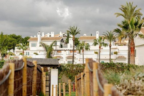 Why has Spanish real estate become so popular among American buyers?