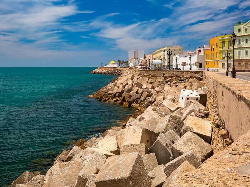 Los nómadas del norte del continente europeo encuentran el paraíso en Cádiz y en la Costa del Sol