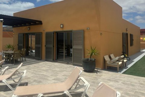 House in Caleta De Fuste, Fuerteventura, Spain 3 bedrooms, 143 sq.m. No. 70776