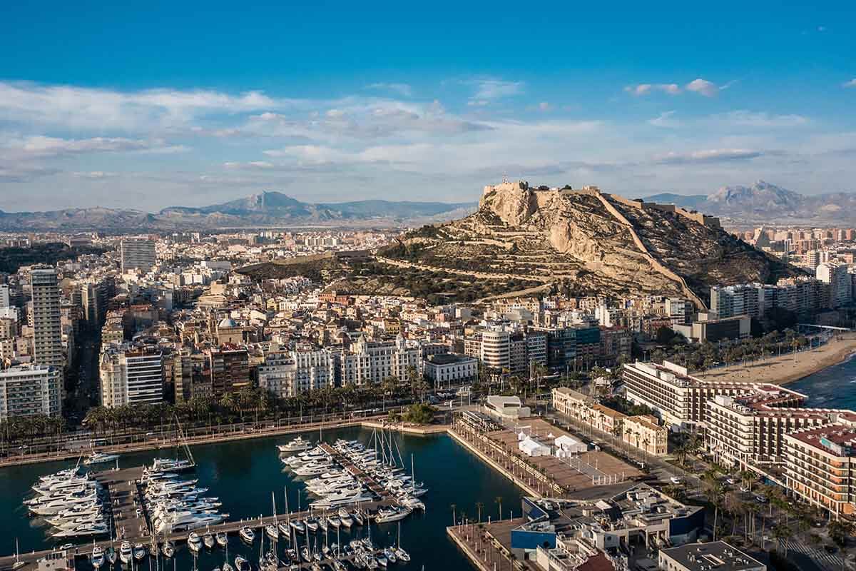 Real estate in 2023 in the regions of Costa Blanca, Costa del Sol, Costa Dorada and the Balearic Islands