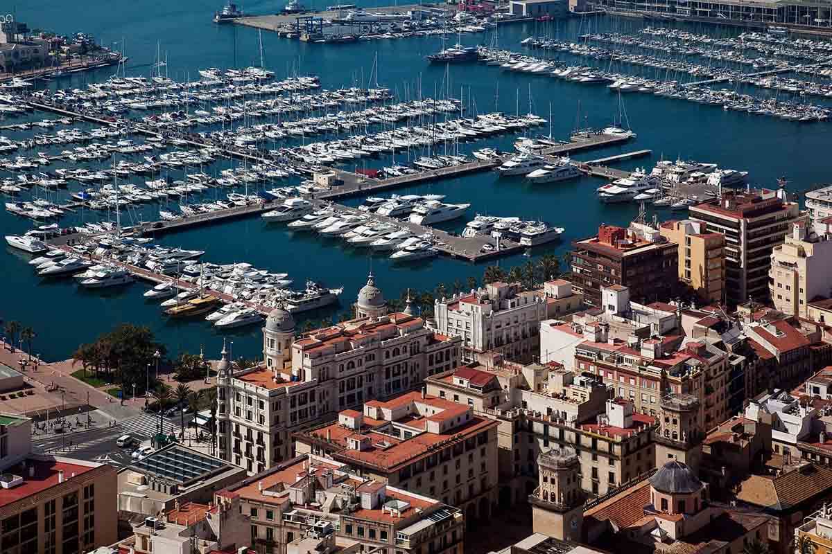 Schools in Spain: where to go to school and how much it costs Schools in Spain: where to go to school and how much it costs