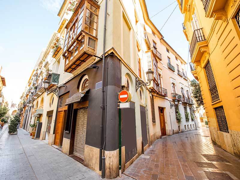 Quién compra más casas en la sociedad valenciana?