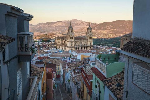 Goodbye rent: CaixaBank offers almost 1,000 apartments and chalets for less than 30,000 euros