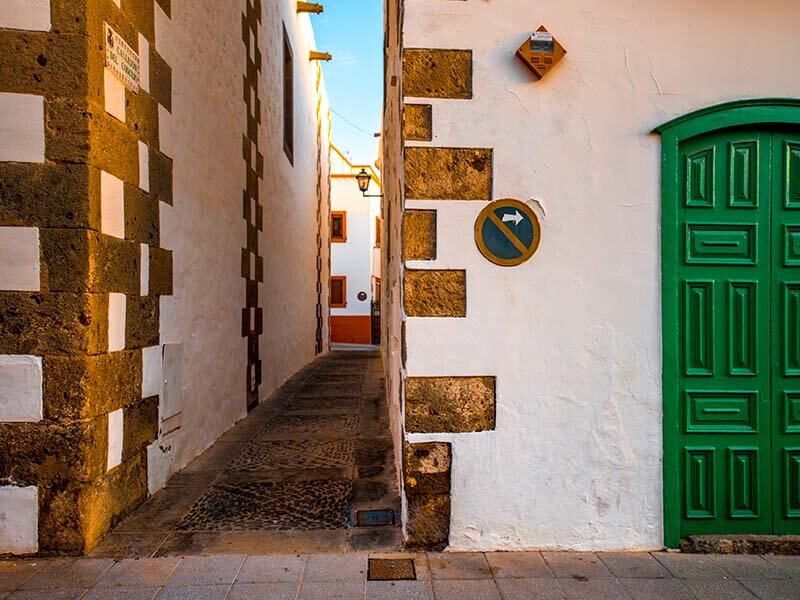 The «explosion» of foreign demand in the real estate market of the Canary Islands is alarming the authorities