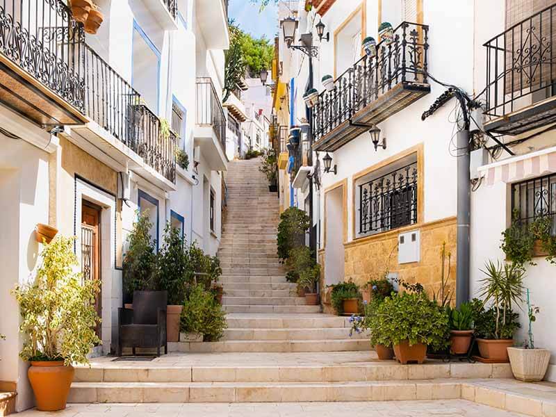 Alicante gives Spain the opportunity to get close to world leadership in combining cryptocurrencies and the real estate market