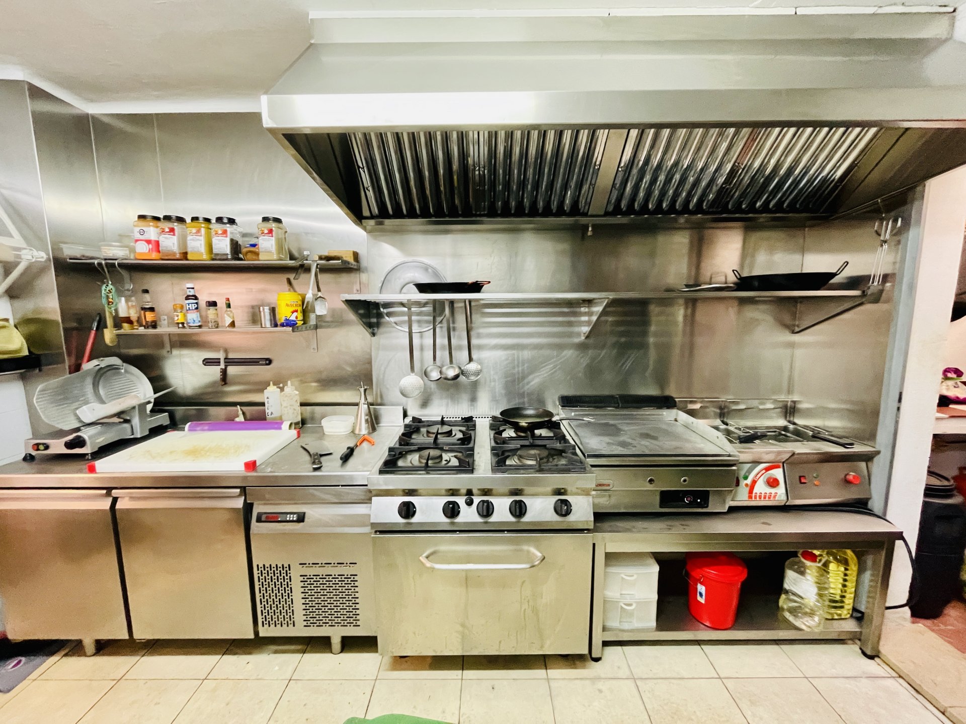 Commercial property à Port D'andratx, Mallorca, Espagne 200 m2 No. 102163