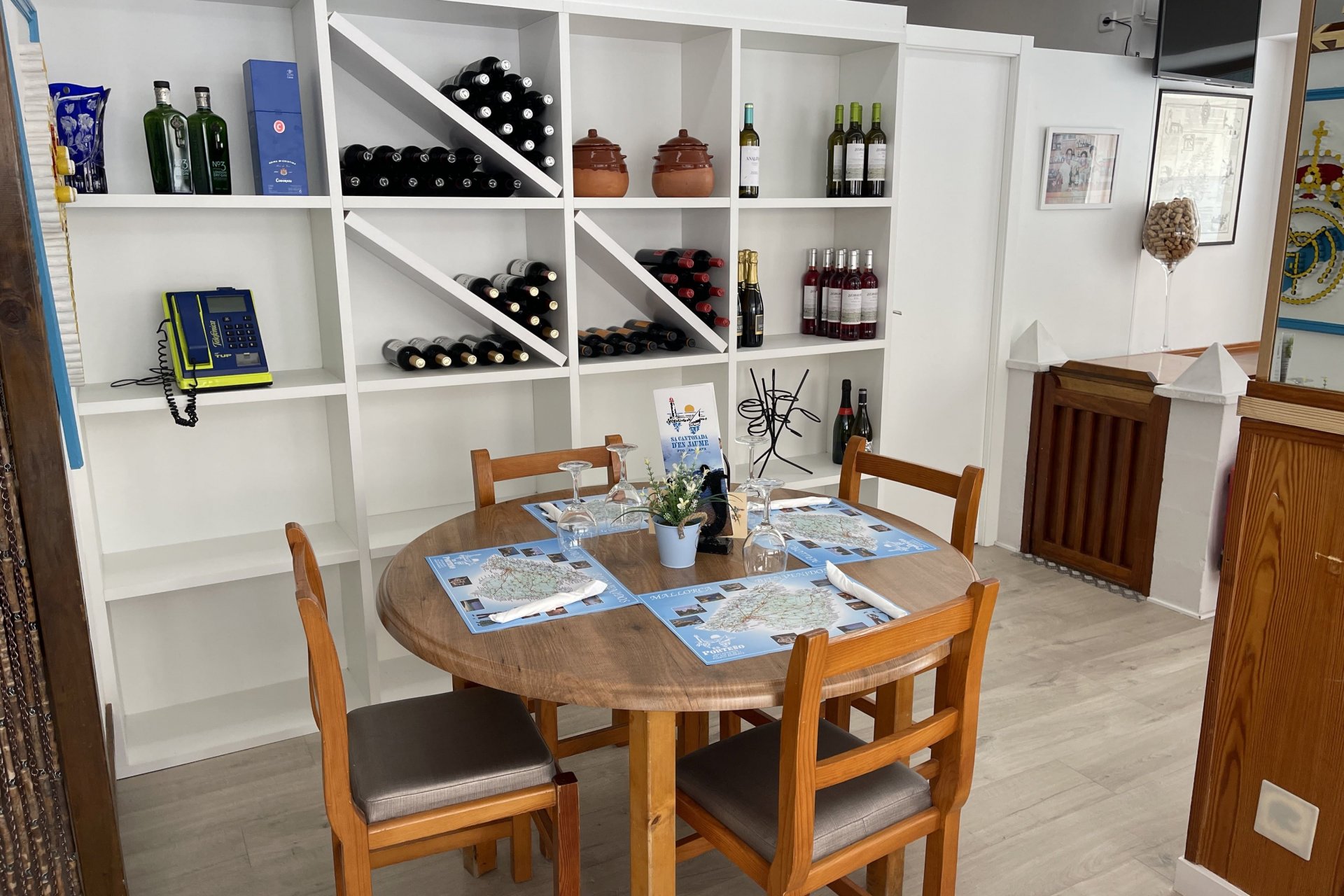 Commercial property à Port D'andratx, Mallorca, Espagne 200 m2 No. 102163