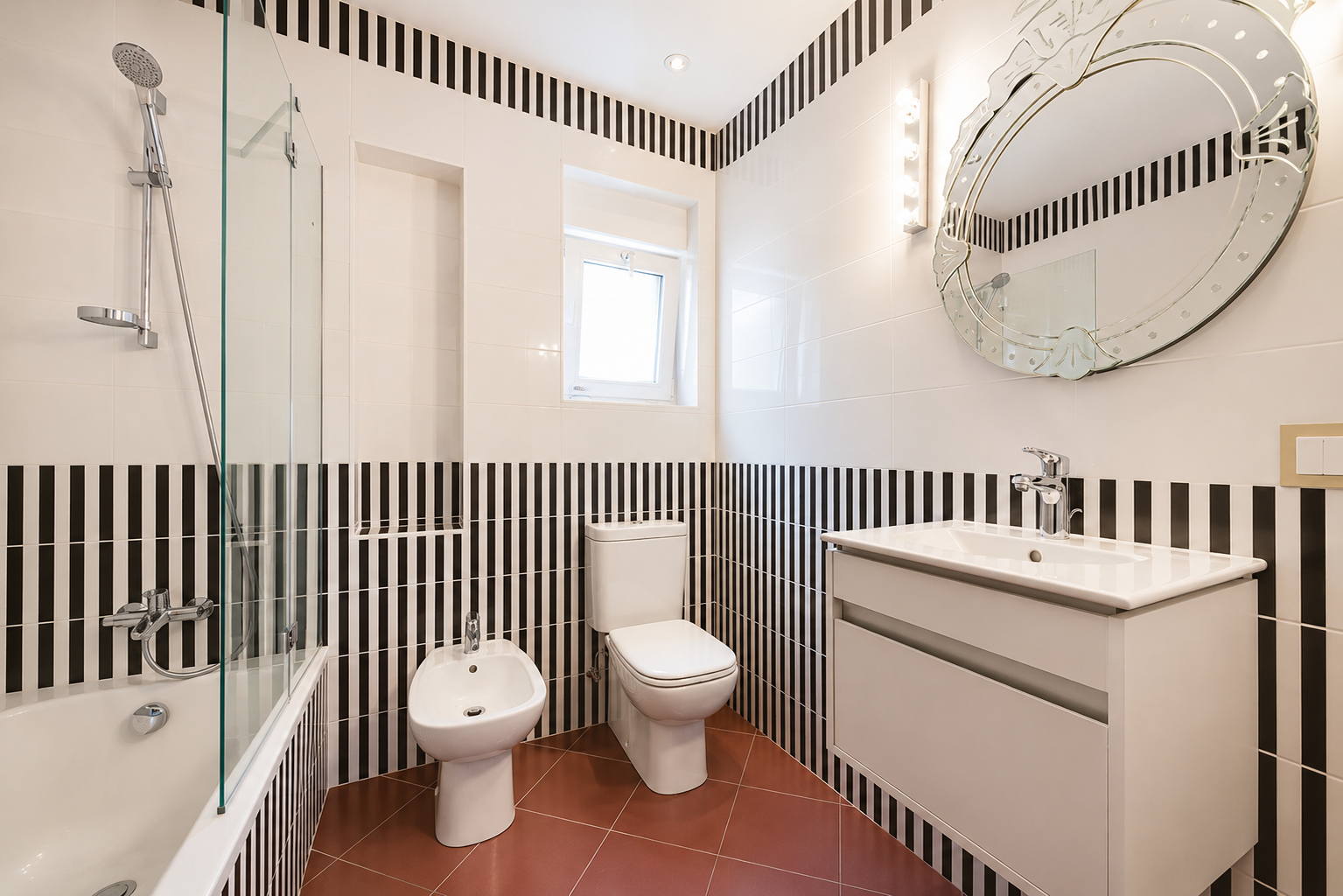 Villa a Blanes, Girona, Spagna 6 camere da letto, 932 mq. N° 180854