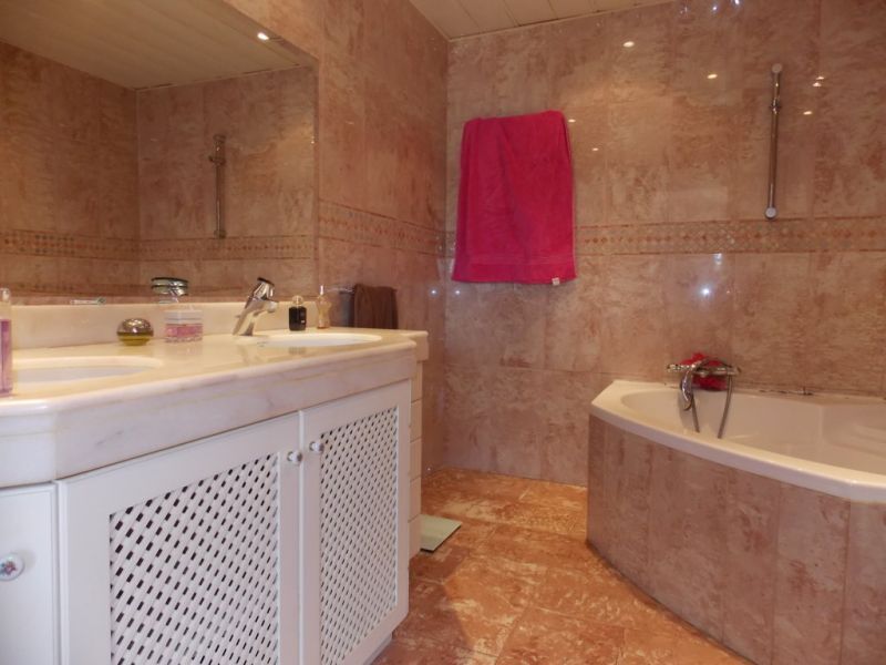 Villa à Badalona, Barcelona, Espagne 3 chambres, 240 m2 No. 133451