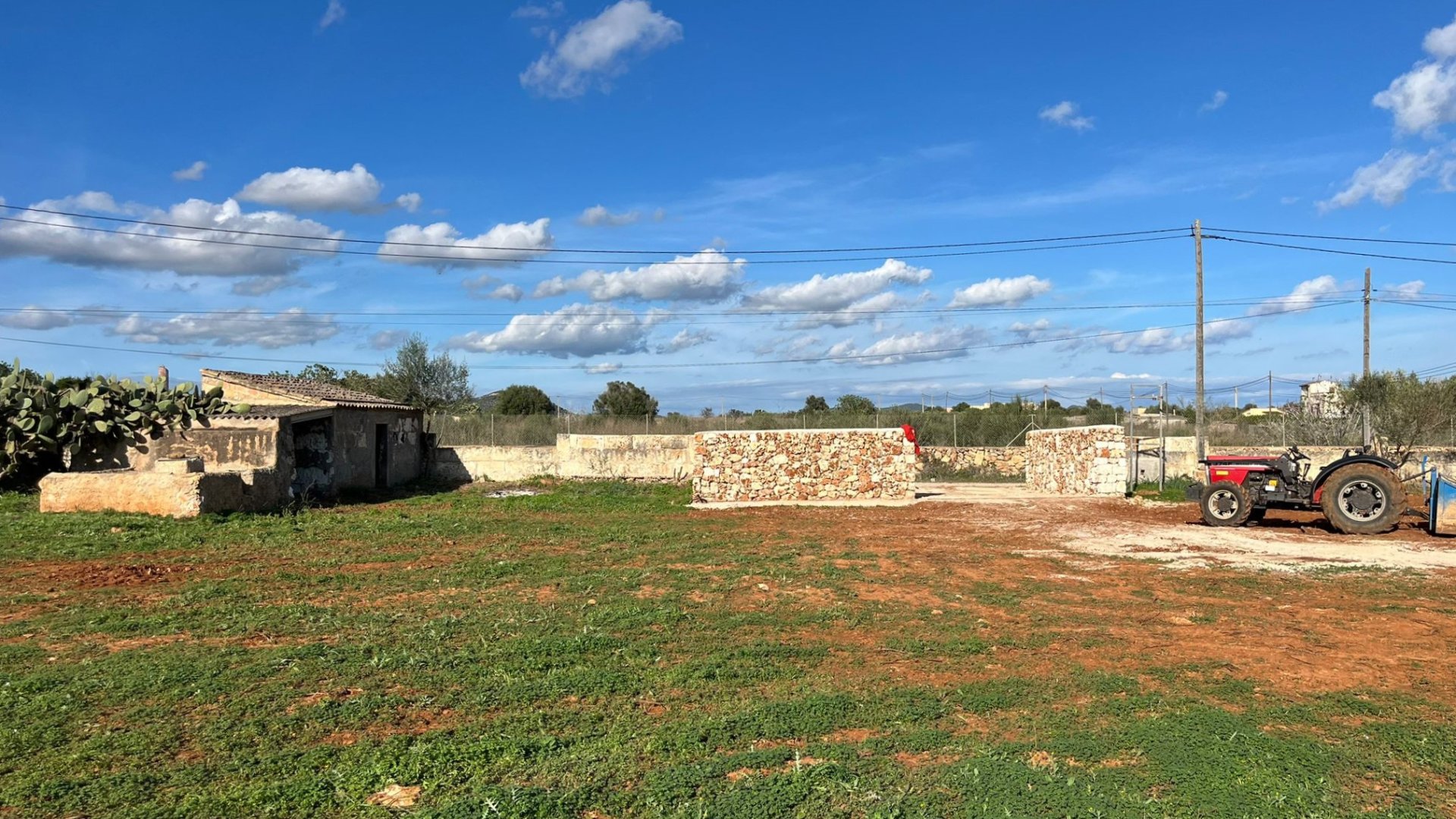 Land plot in Manacor, Mallorca, Spain 3 bedrooms, 14332 sq.m. No. 142676