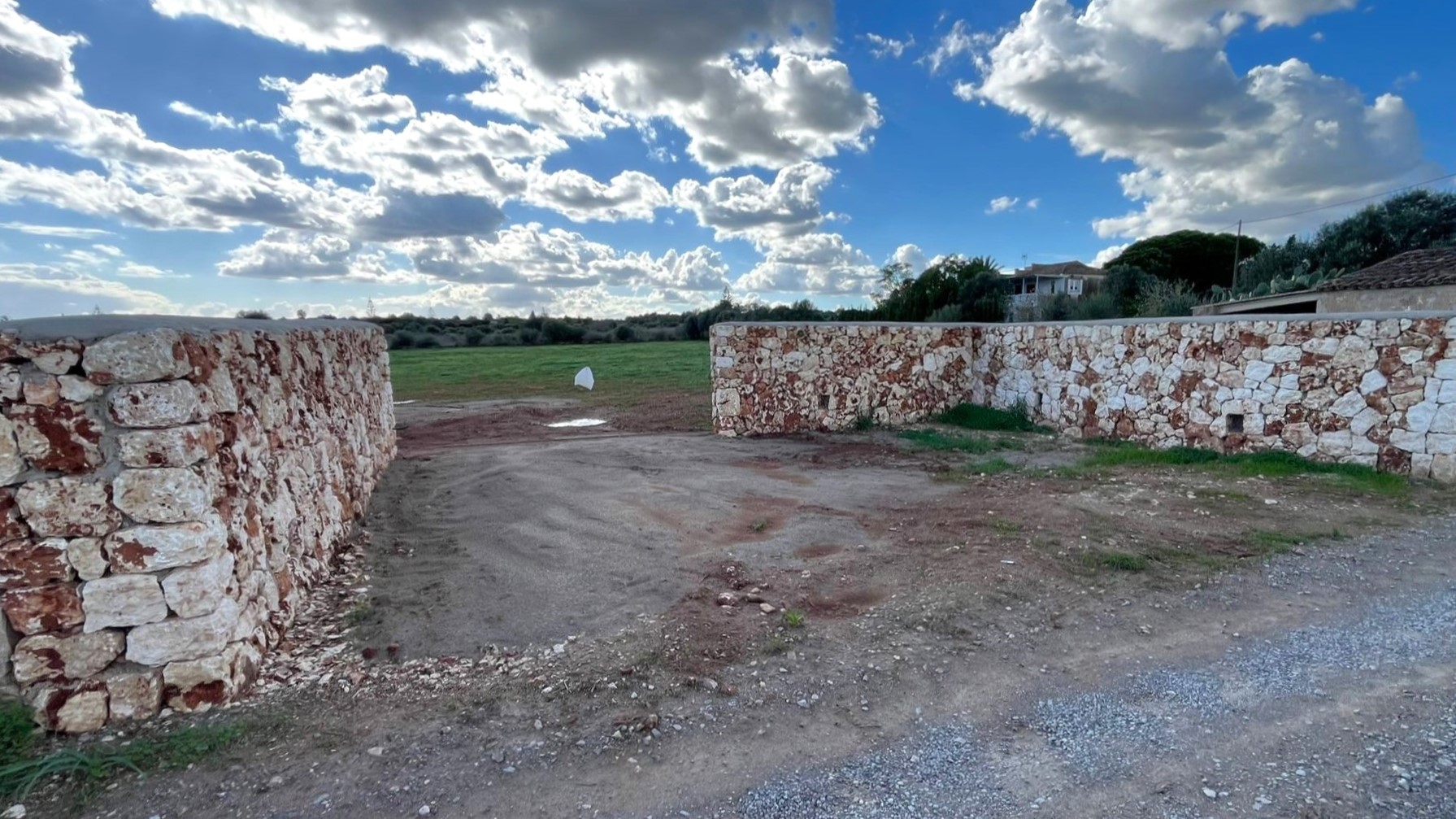 Land plot in Manacor, Mallorca, Spain 3 bedrooms, 14332 sq.m. No. 142676