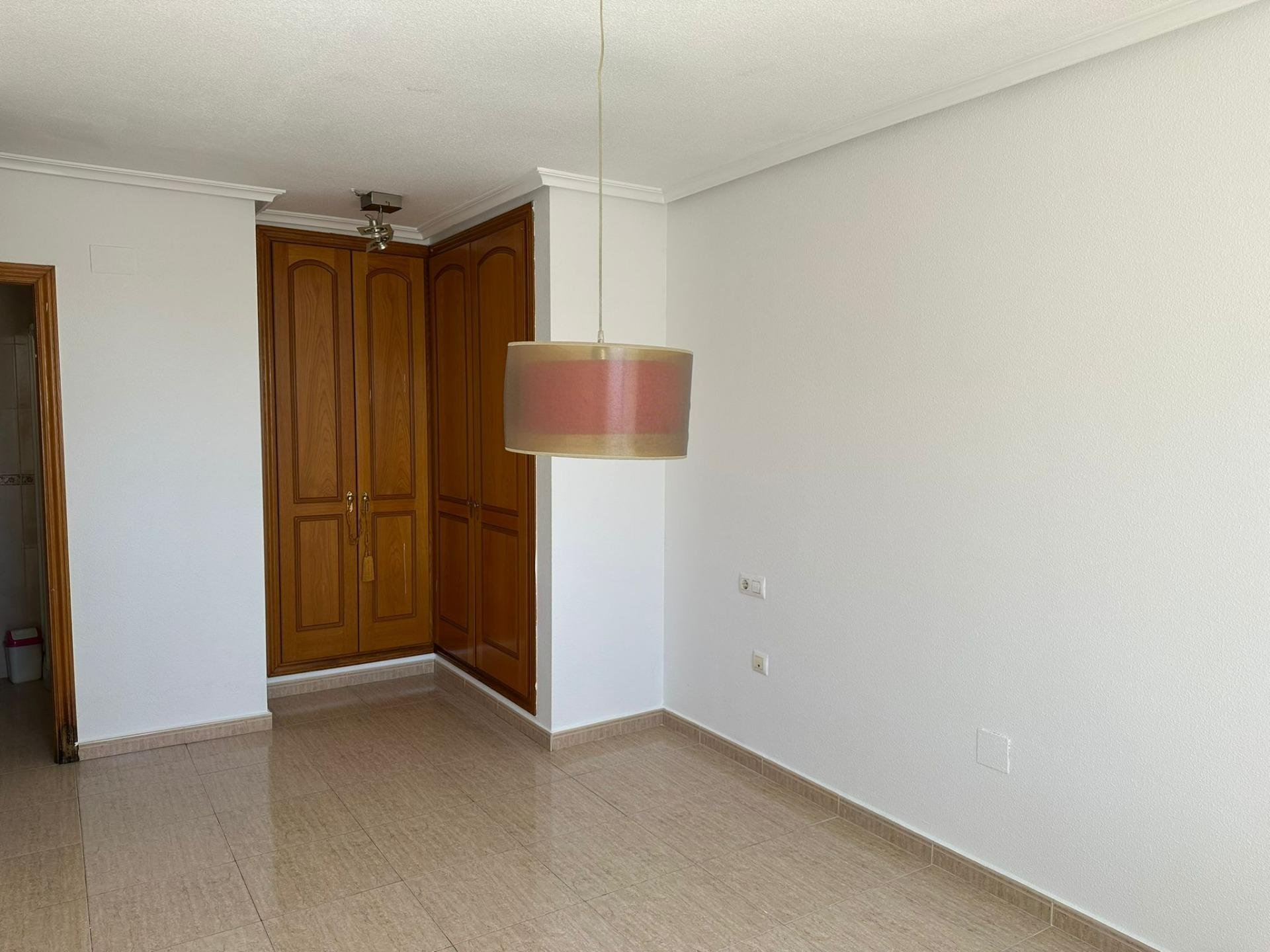 Apartamento en Torrevieja, Alicante, España 2 dormitorios, 70 m2 No. 183019