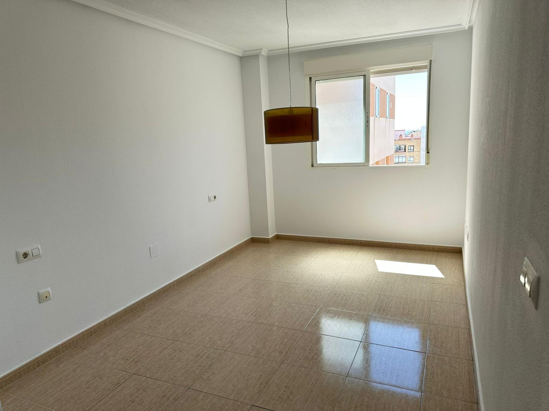 Apartamento en Torrevieja, Alicante, España 2 dormitorios, 70 m2 No. 183019